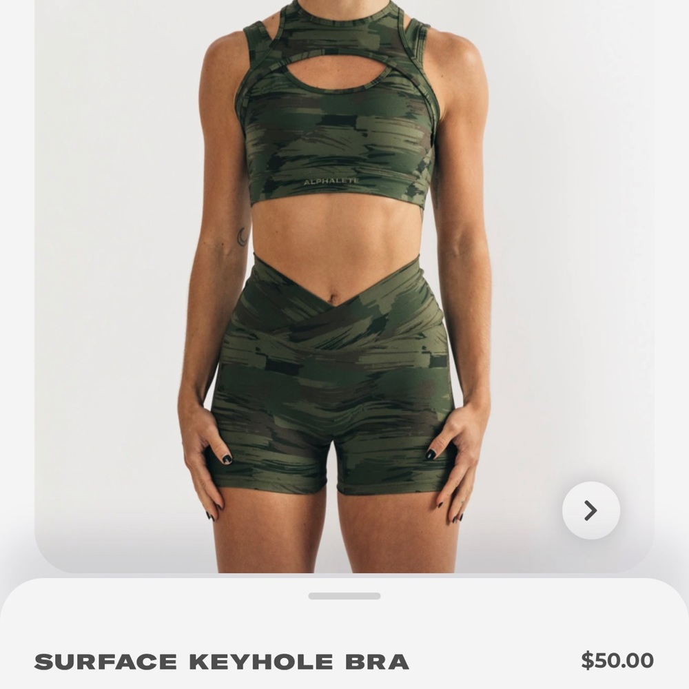 Alphalete Keyhole Sports Bra